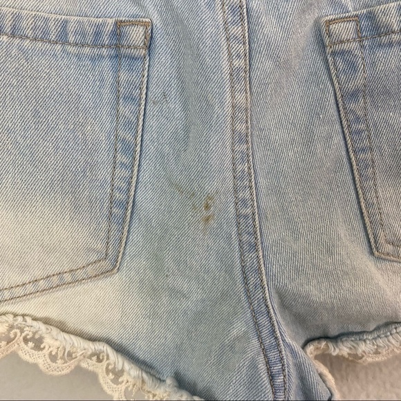 Forever 21 Chambray Lace Edged Distressed Jean Shorts Hi Rise 27 - Picture 4 of 8